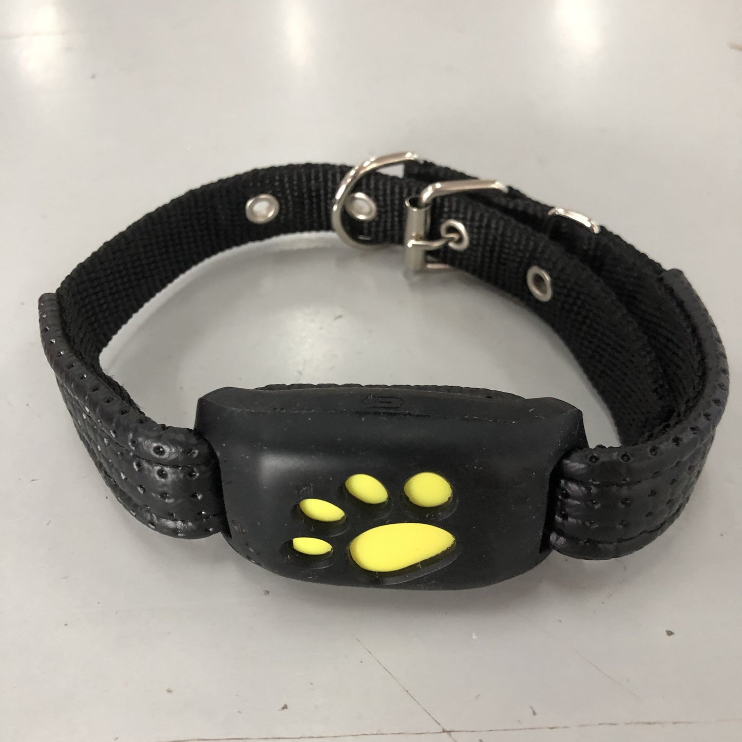 Smart GPS Pet Tracker Collar – Real-Time Location & Virtual Fence for Dogs & Cats